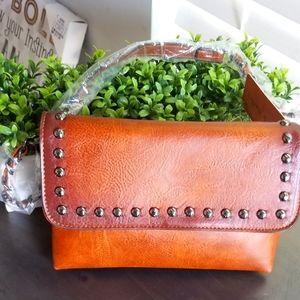 Leather Crossbody Medium